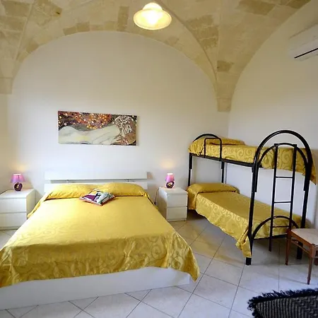 Sleeps 6 Air Con Wifi Vila